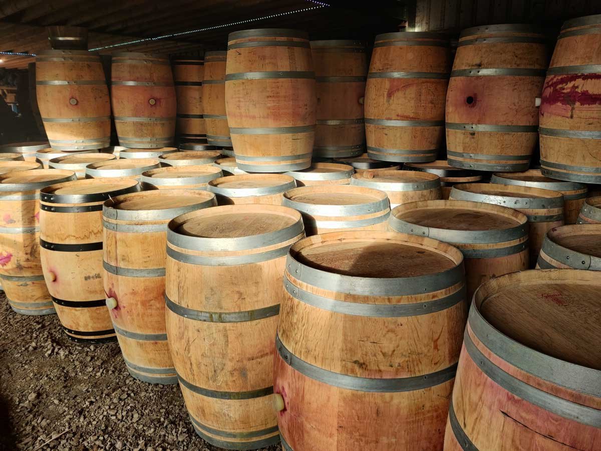 How to Properly Store and Maintain Oak Barrels for Sale?